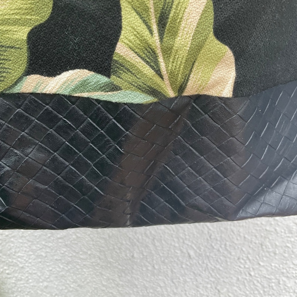 Lovely Lehua Blossom Purse - Picture 3 of 7